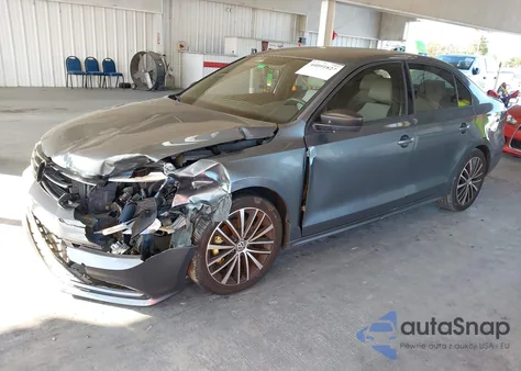 2015 Volkswagen Jetta 1.8T Sport z USA, uszkodzony, nr VIN 3VWB17AJ8FM211519